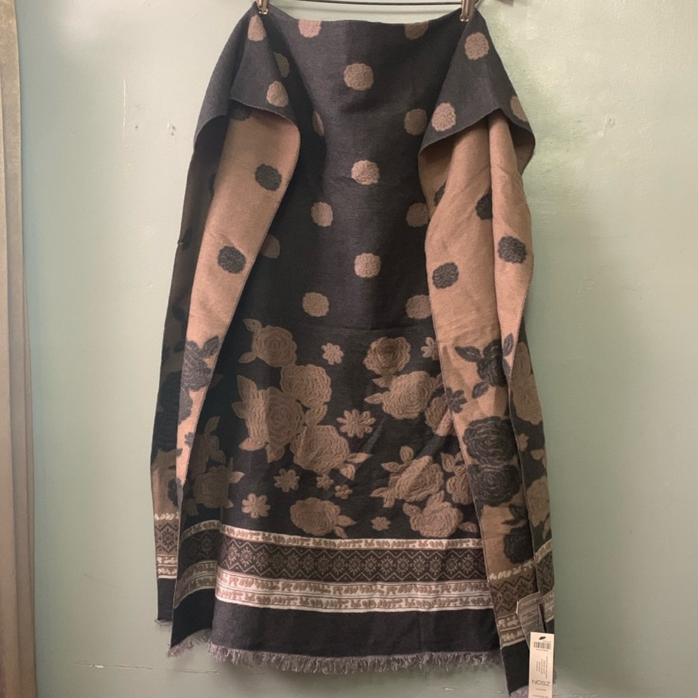 NWT Chico’s Grey Tan Floral Scarf
